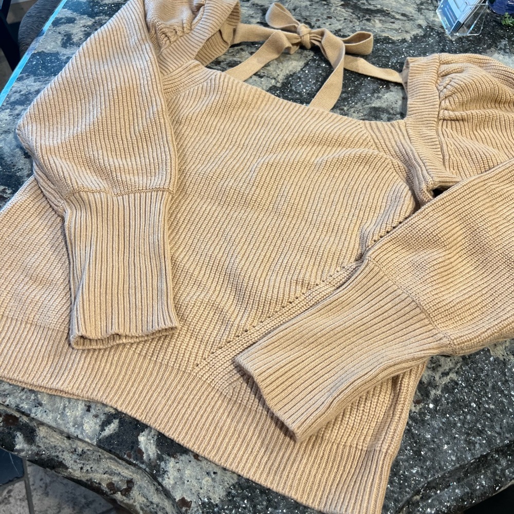EUC WAYF Camel Tie Back puff sleeve sweater XL
